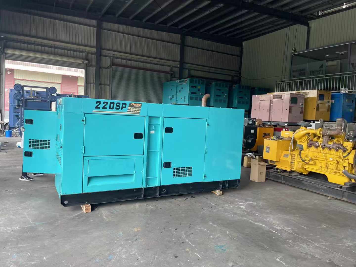 东乡800kW 柴油发电机的输出电流波动范围是多少？